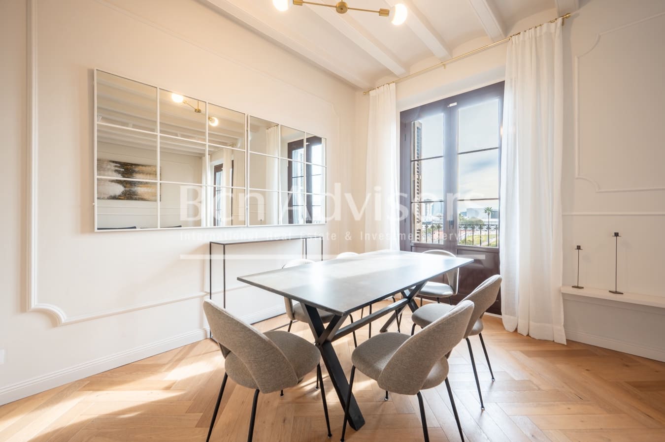 2 soveværelse Lejlighed til salg i Barcelona by med swimmingpool - € 850.000 (Ref: 9590969)