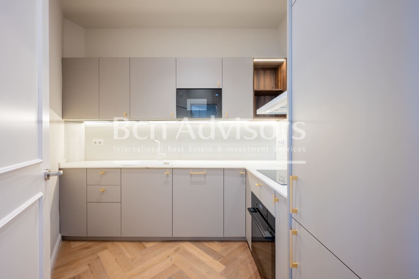 2 bedroom Apartment for sale in Barcelona city with pool - € 850,000 (Ref: 9590969)