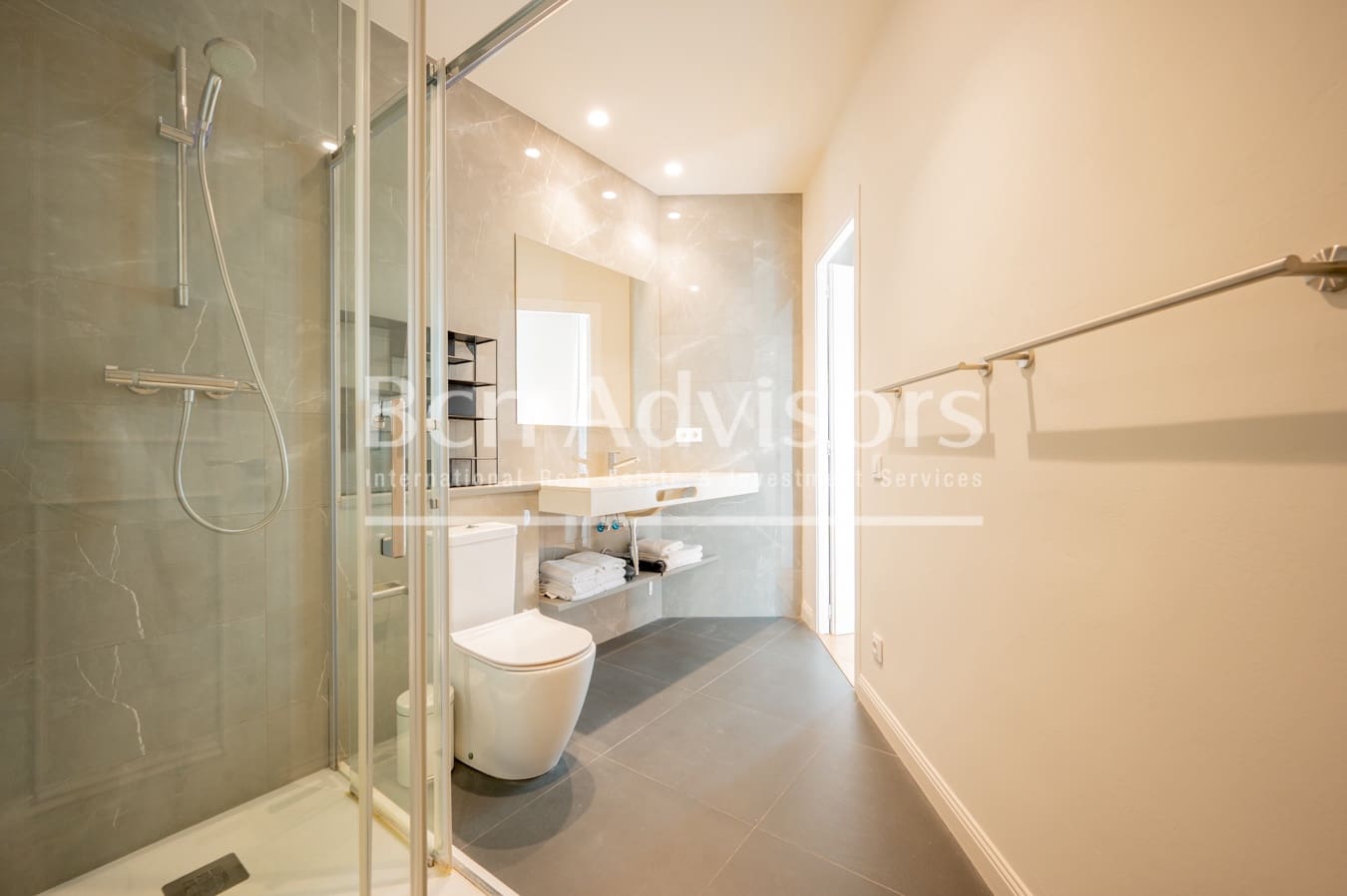 2 bedroom Apartment for sale in Barcelona city with pool - € 850,000 (Ref: 9590969)