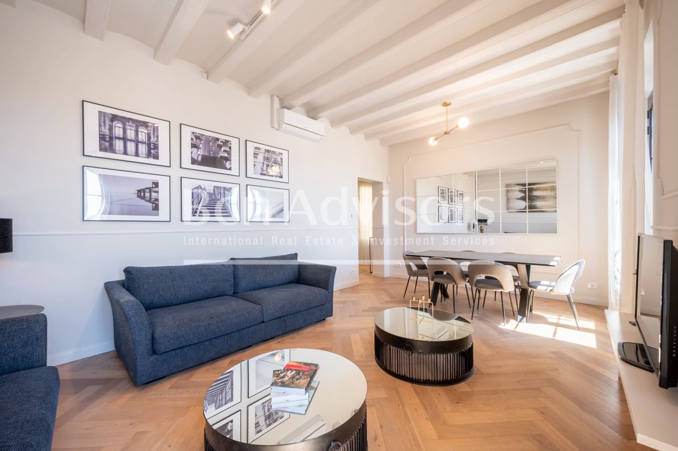 2 bedroom Apartment for sale in Barcelona city with pool - € 850,000 (Ref: 9590969)
