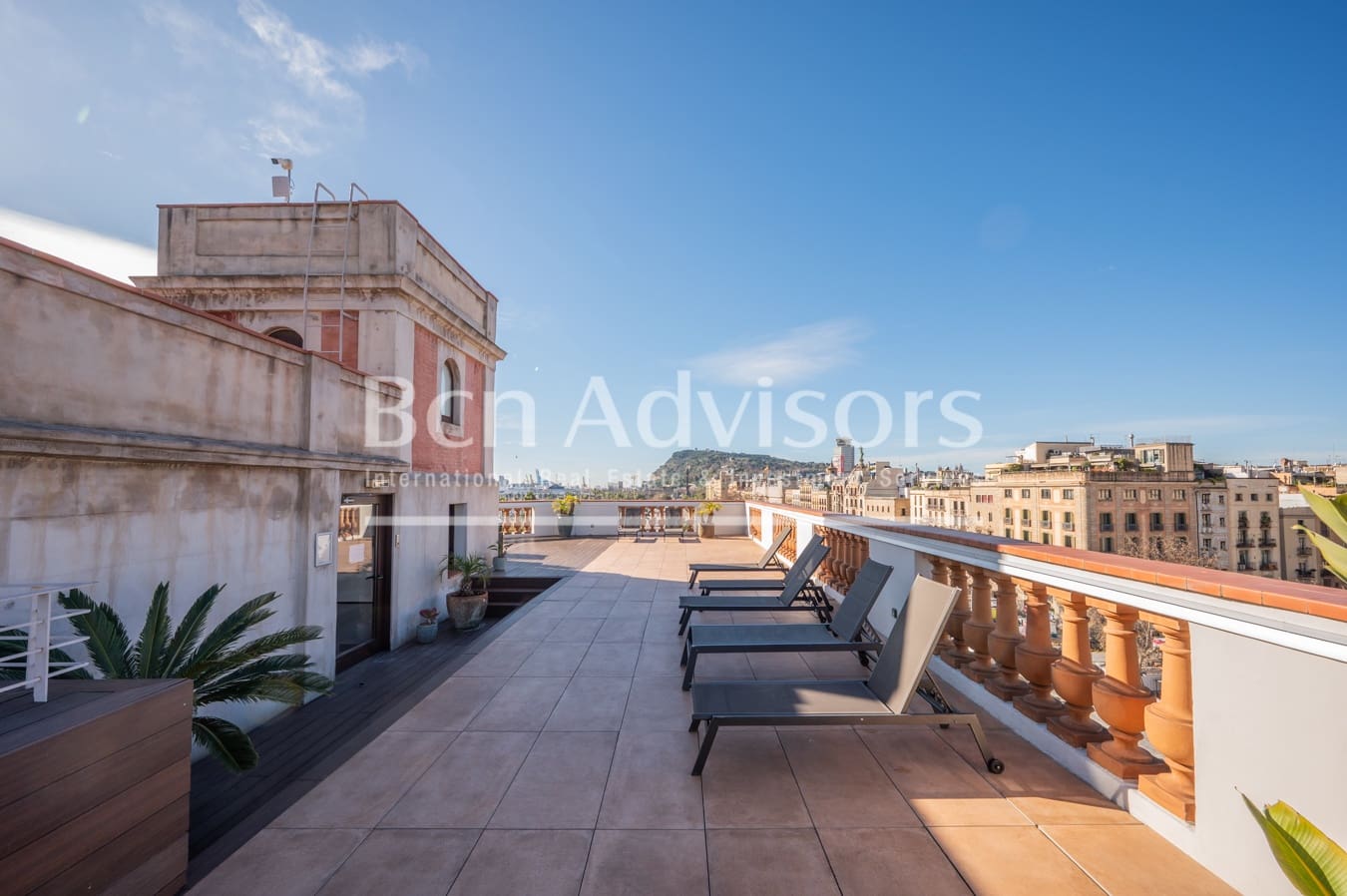 2 bedroom Apartment for sale in Barcelona city with pool - € 850,000 (Ref: 9590969)