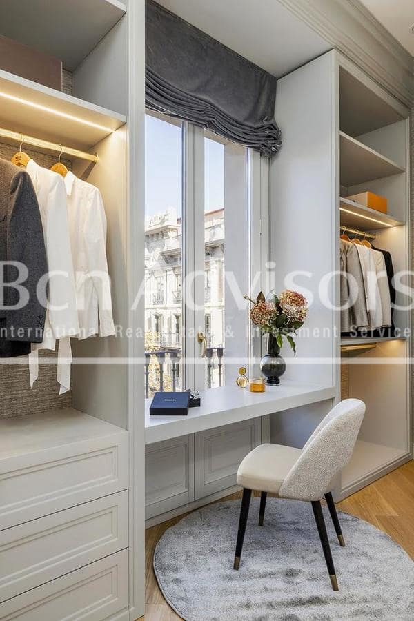 3 bedroom Penthouse for sale in Barcelona city - € 1,880,000 (Ref: 9611298)