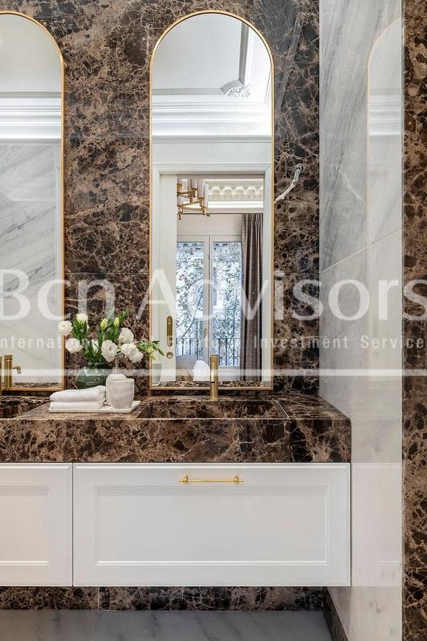 3 bedroom Penthouse for sale in Barcelona city - € 1,880,000 (Ref: 9611298)