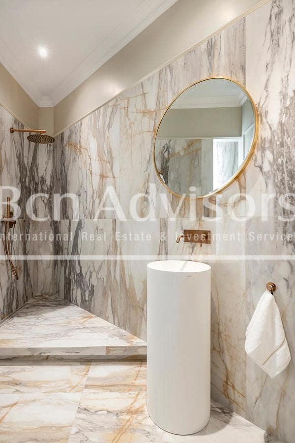 3 bedroom Penthouse for sale in Barcelona city - € 1,880,000 (Ref: 9611298)