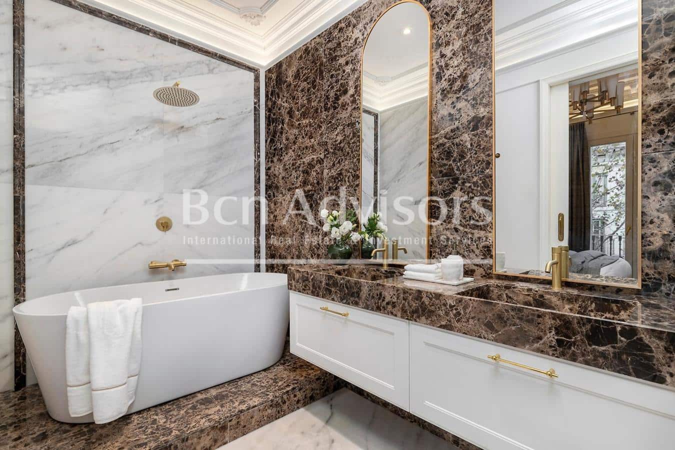 3 bedroom Penthouse for sale in Barcelona city - € 1,880,000 (Ref: 9611298)