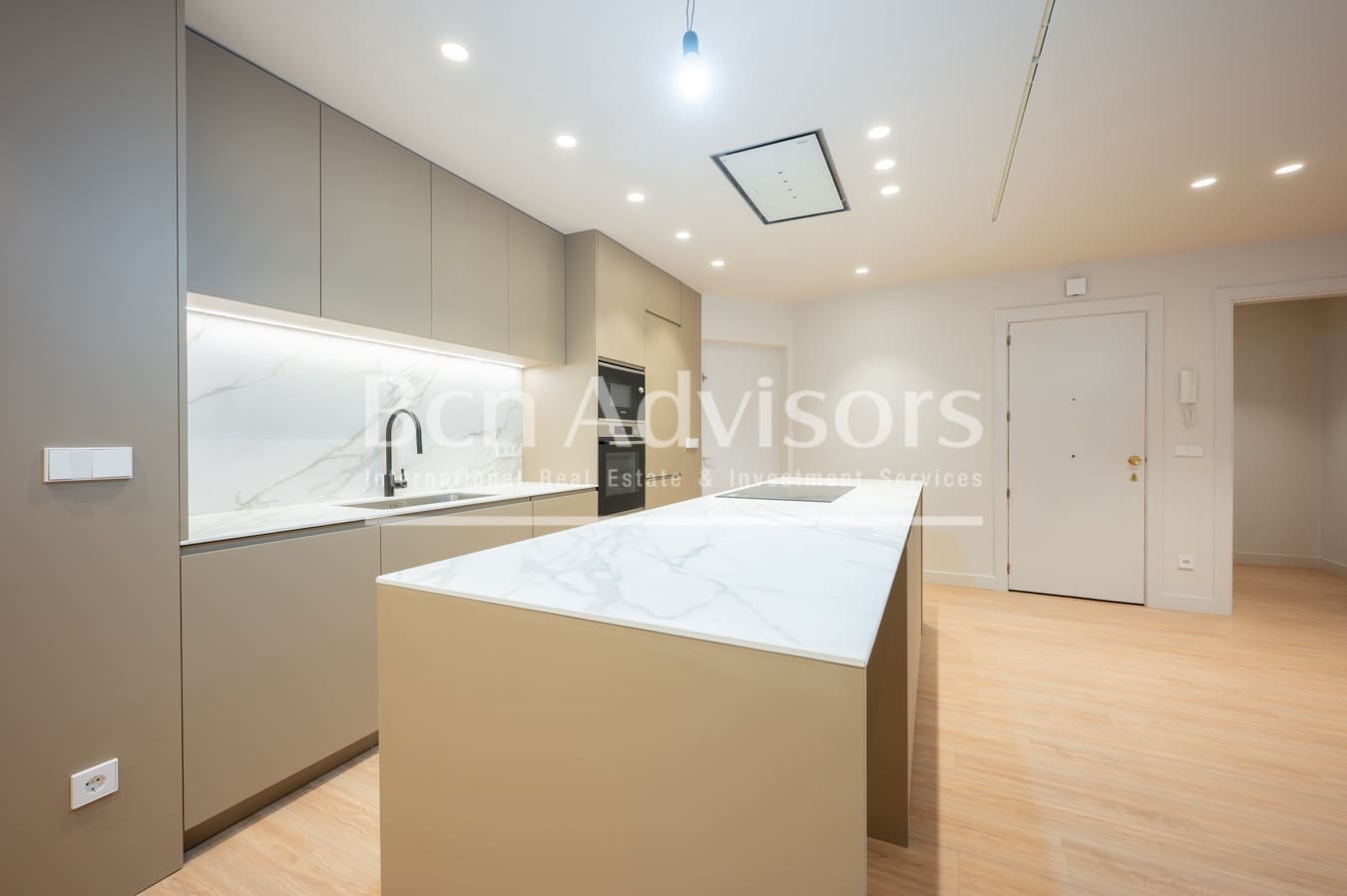 4 soveværelse Lejlighed til salg i Barcelona by - € 1.650.000 (Ref: 9619137)