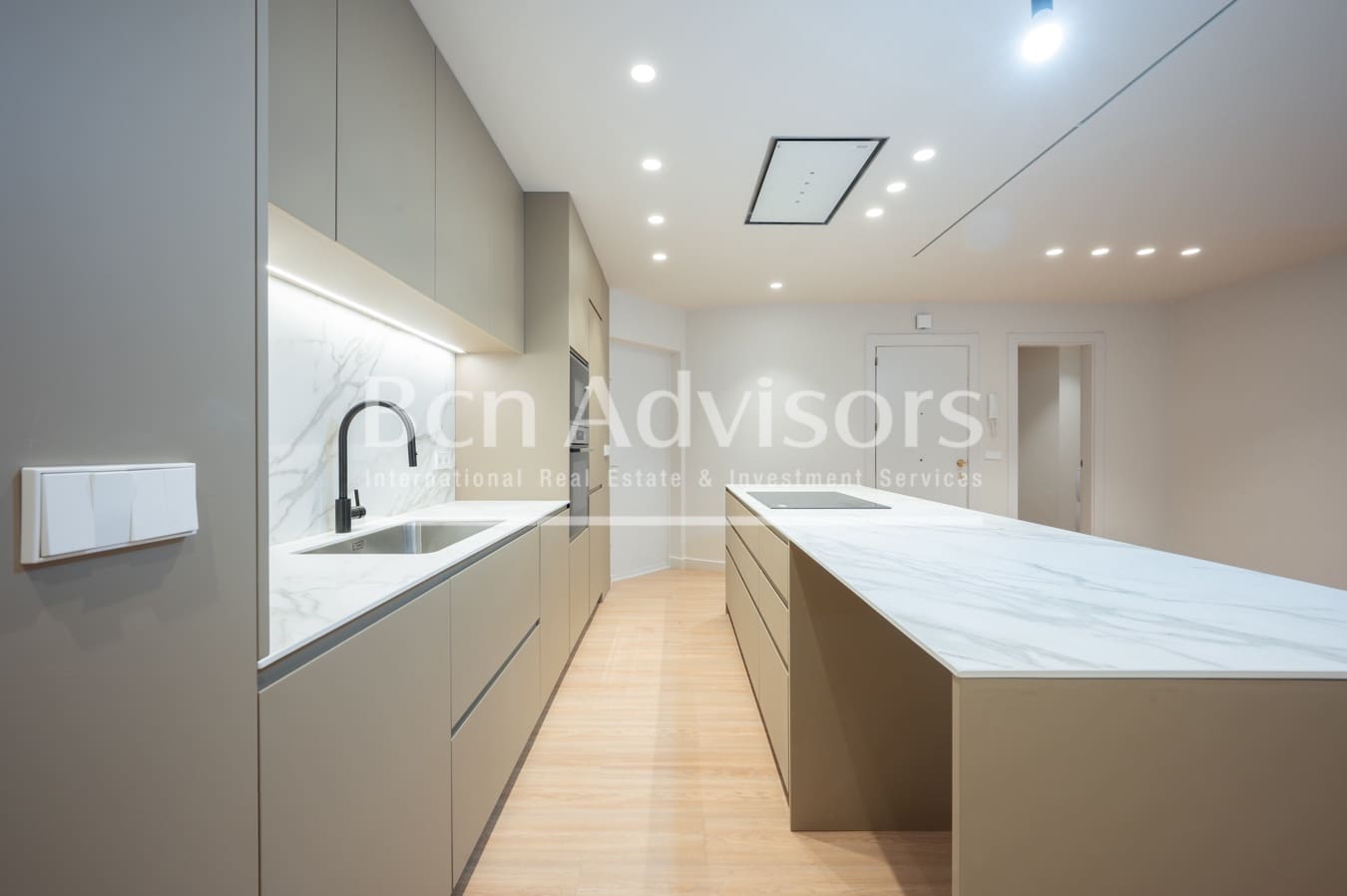 4 soveværelse Lejlighed til salg i Barcelona by - € 1.650.000 (Ref: 9619137)