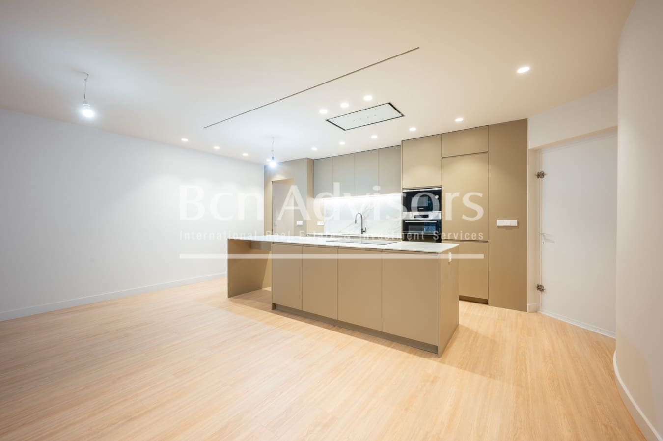 4 soveværelse Lejlighed til salg i Barcelona by - € 1.650.000 (Ref: 9619137)