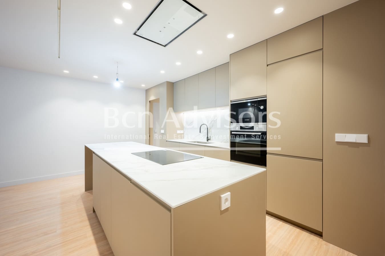 4 soveværelse Lejlighed til salg i Barcelona by - € 1.650.000 (Ref: 9619137)