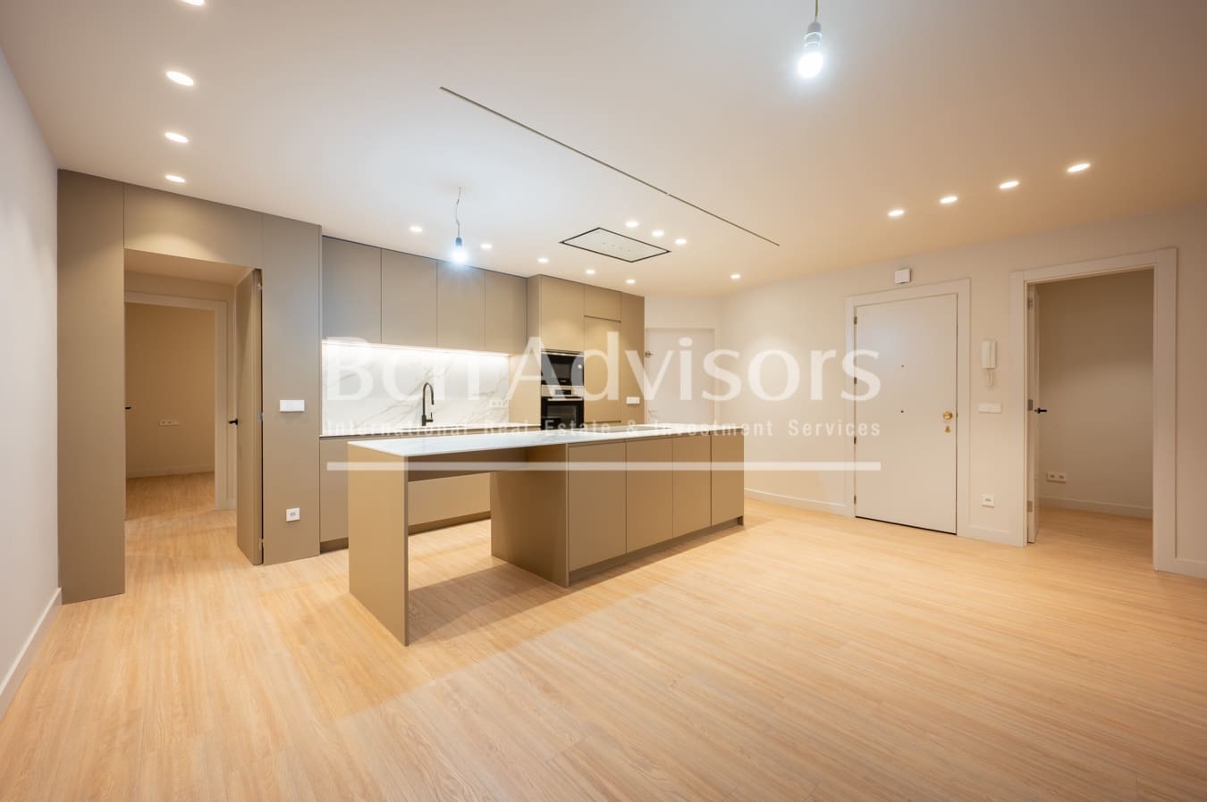 4 soveværelse Lejlighed til salg i Barcelona by - € 1.650.000 (Ref: 9619137)