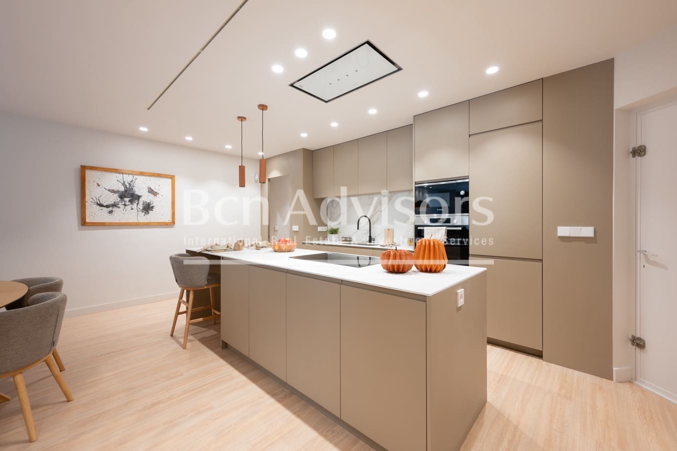 4 soveværelse Lejlighed til salg i Barcelona by med garage - € 1.650.000 (Ref: 9619137)