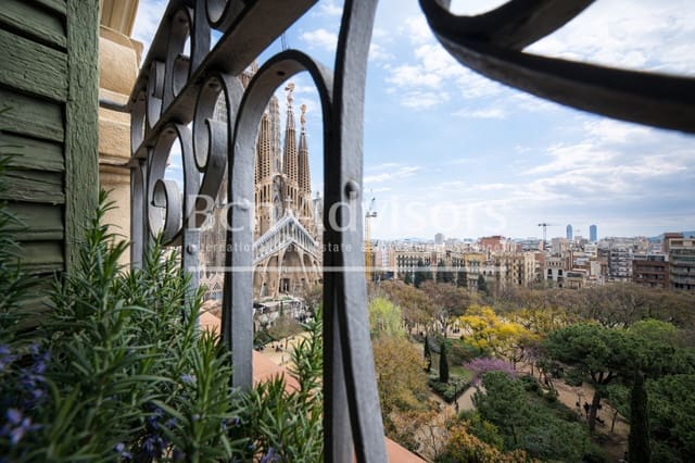 1 soveværelse Penthouse til salg i La Sagrada Família, Barcelona by - € 585.000 (Ref: 9711816)