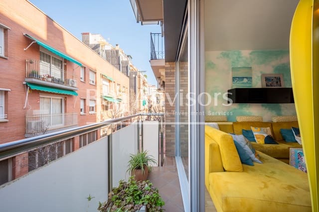 3 soverom Rekkehus til salgs i El Camp de L'Arpa del Clot, Barcelona by - € 900 000 (Ref: 9761814)