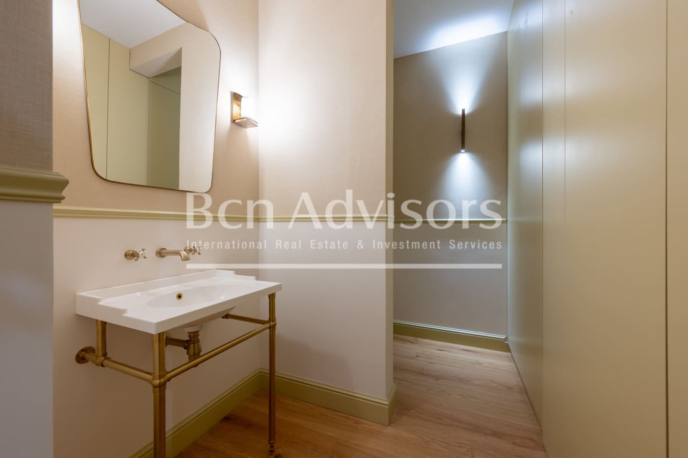 3 bedroom Apartment for sale in Barcelona city - € 2,200,000 (Ref: 9780306)