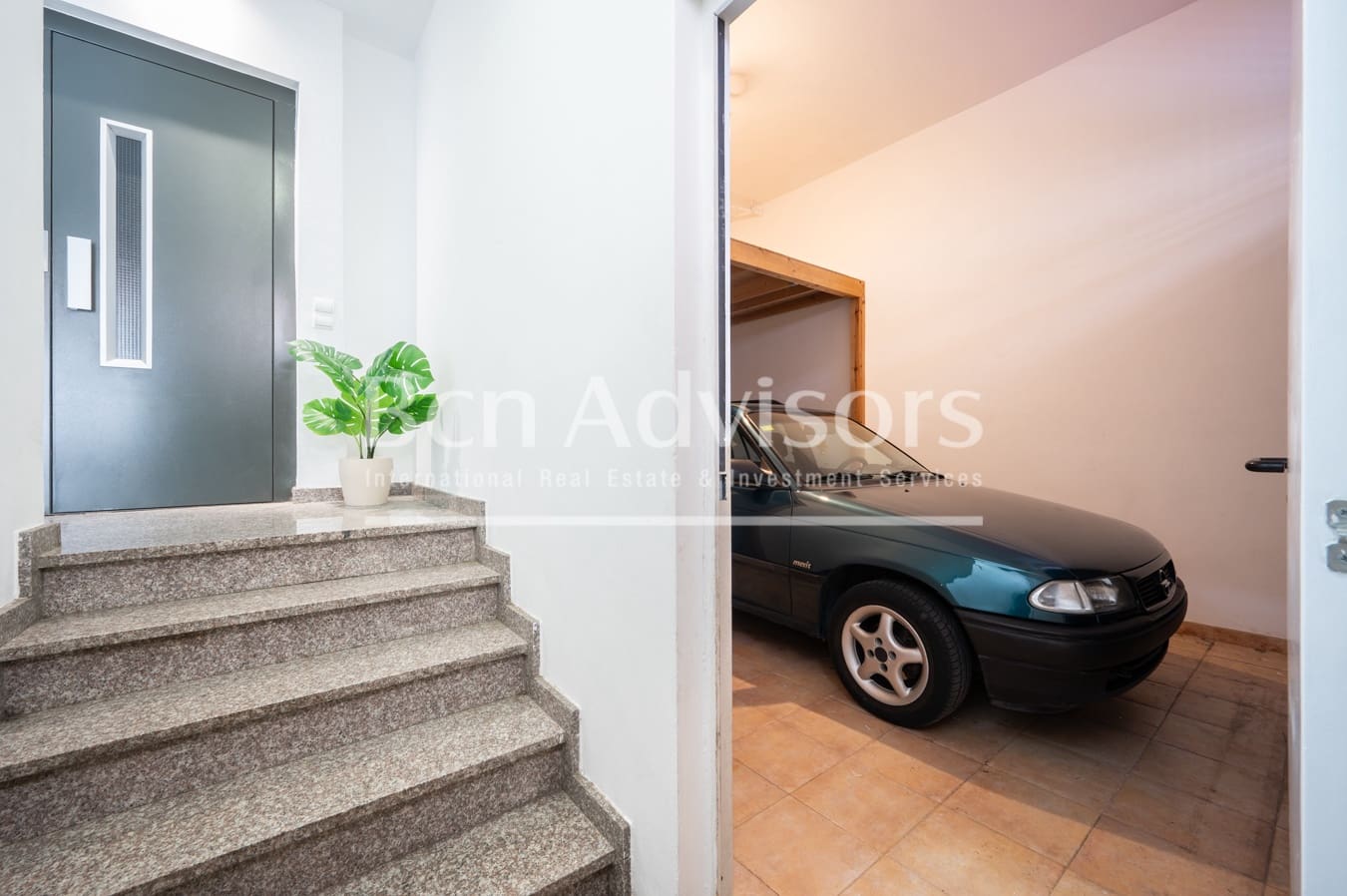 3 soveværelse Byhus til salg i Barcelona by med garage - € 870.000 (Ref: 9788248)