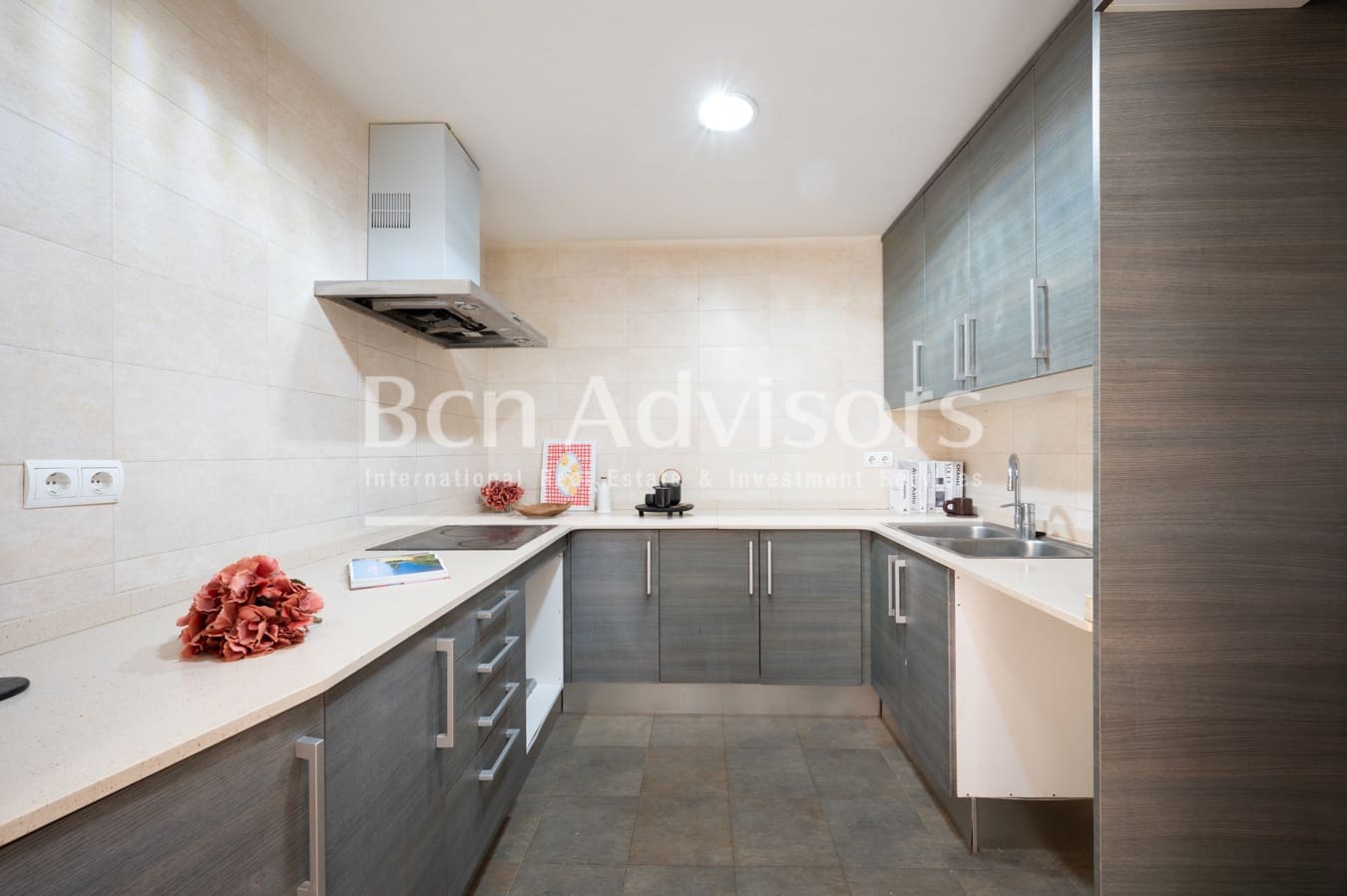 3 soveværelse Byhus til salg i Barcelona by med garage - € 870.000 (Ref: 9788248)