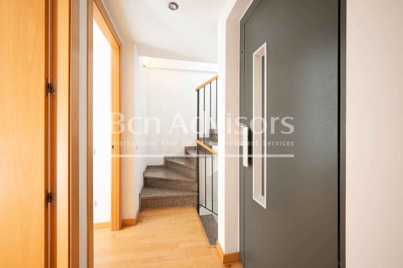 3 soveværelse Byhus til salg i Barcelona by med garage - € 870.000 (Ref: 9788248)