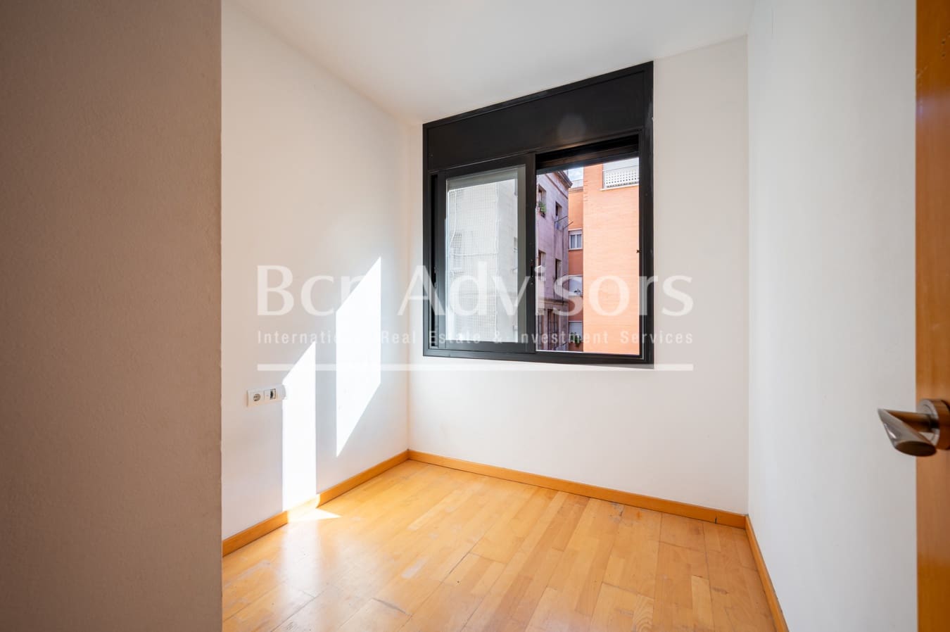 3 soveværelse Byhus til salg i Barcelona by med garage - € 870.000 (Ref: 9788248)