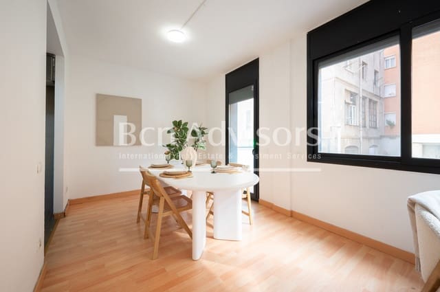 3 soveværelse Byhus til salg i El Camp d'en Grassot i Gràcia Nova, Barcelona by med garage - € 870.000 (Ref: 9788248)