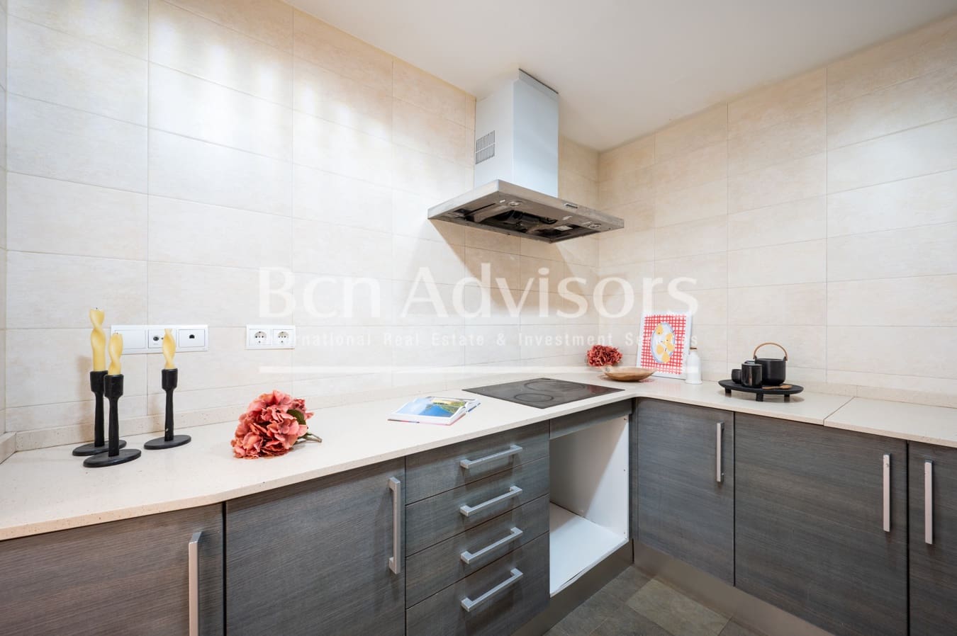 3 soveværelse Byhus til salg i Barcelona by med garage - € 870.000 (Ref: 9788248)