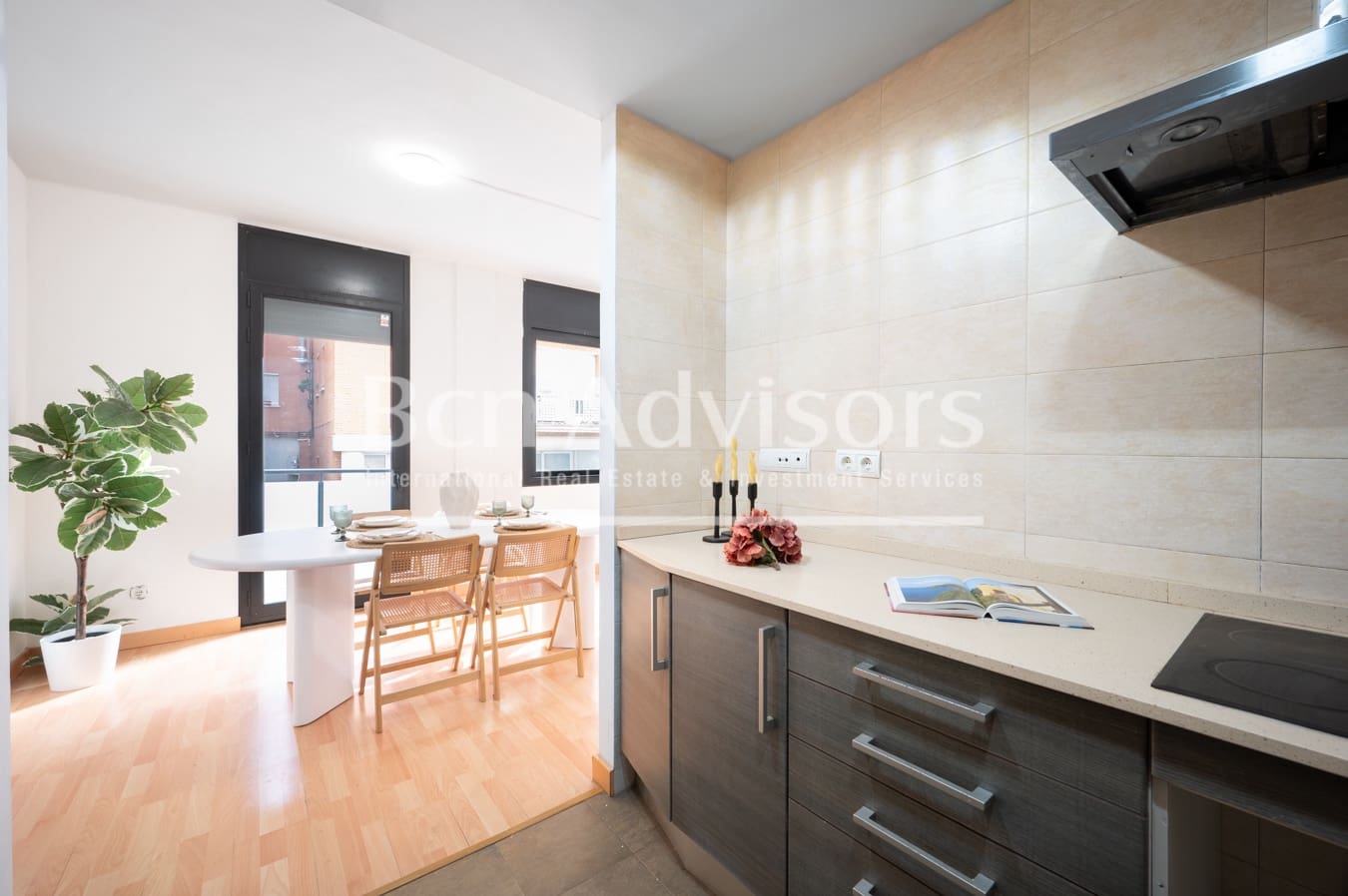 3 soveværelse Byhus til salg i Barcelona by med garage - € 870.000 (Ref: 9788248)