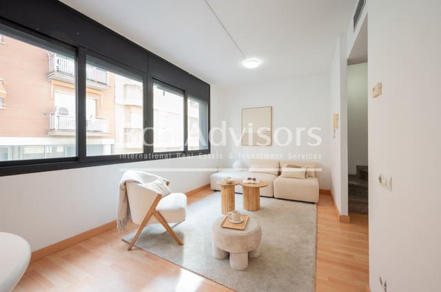 3 soveværelse Byhus til salg i El Camp d'en Grassot i Gràcia Nova, Barcelona by med garage - € 870.000 (Ref: 9788248)