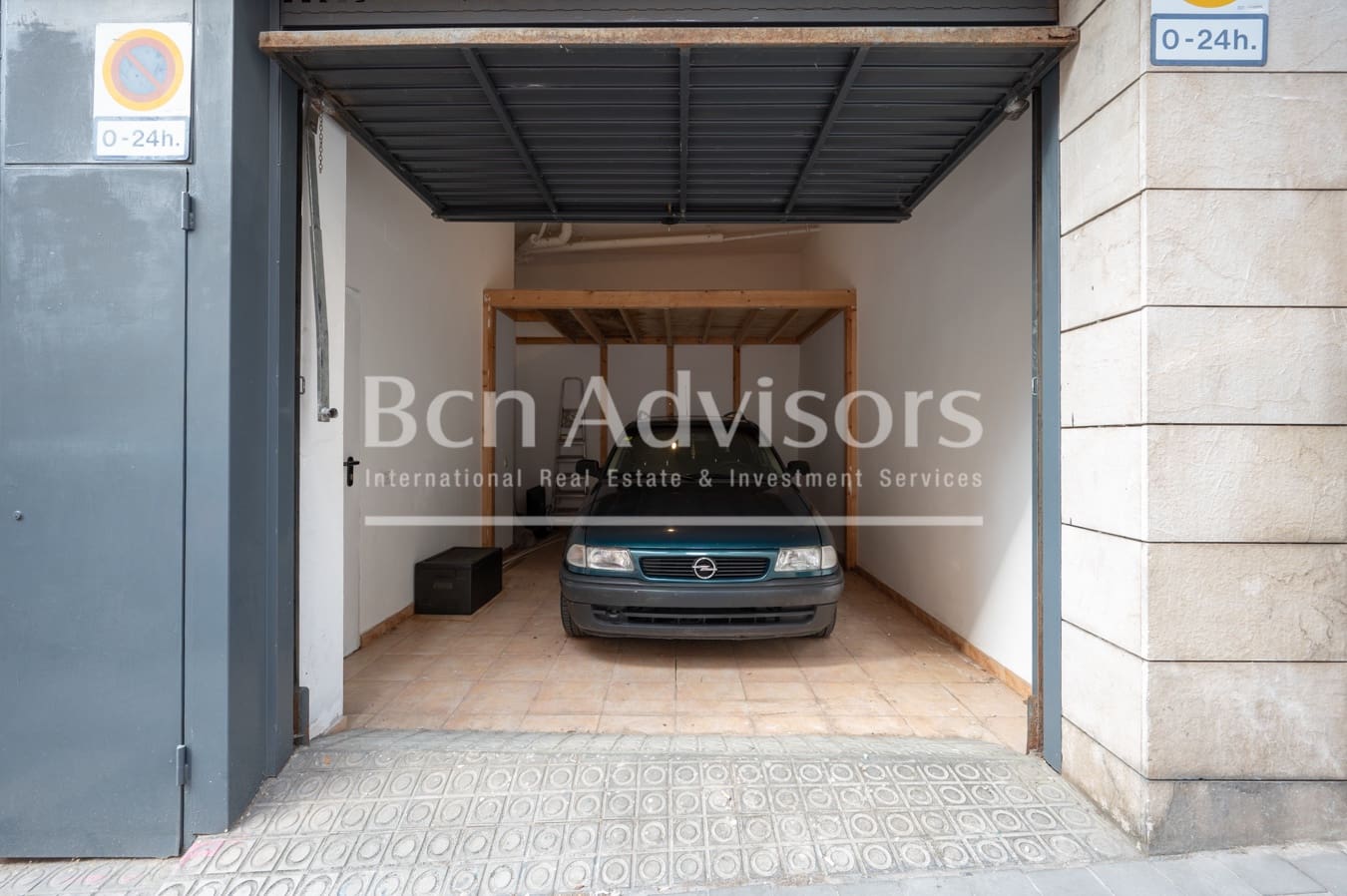 3 soveværelse Byhus til salg i Barcelona by med garage - € 870.000 (Ref: 9788248)