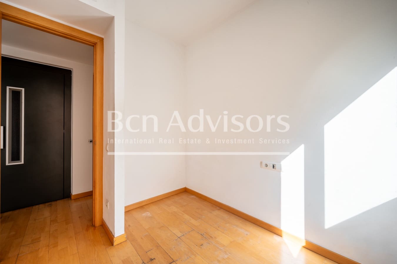 3 bedroom Townhouse for sale in Barcelona city with garage - € 750,000 (Ref: 9788248)