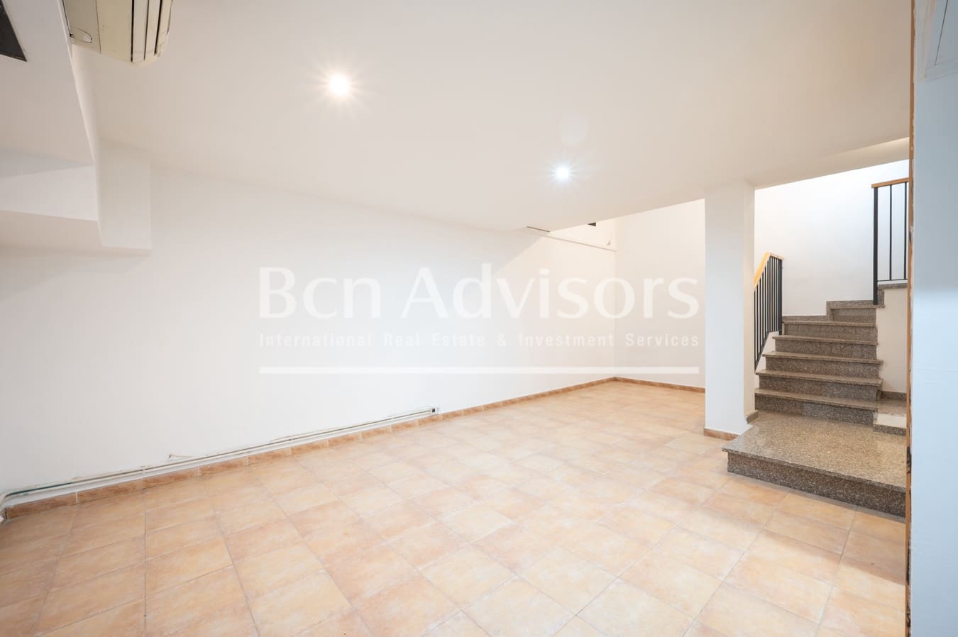 3 bedroom Townhouse for sale in Barcelona city with garage - € 750,000 (Ref: 9788248)