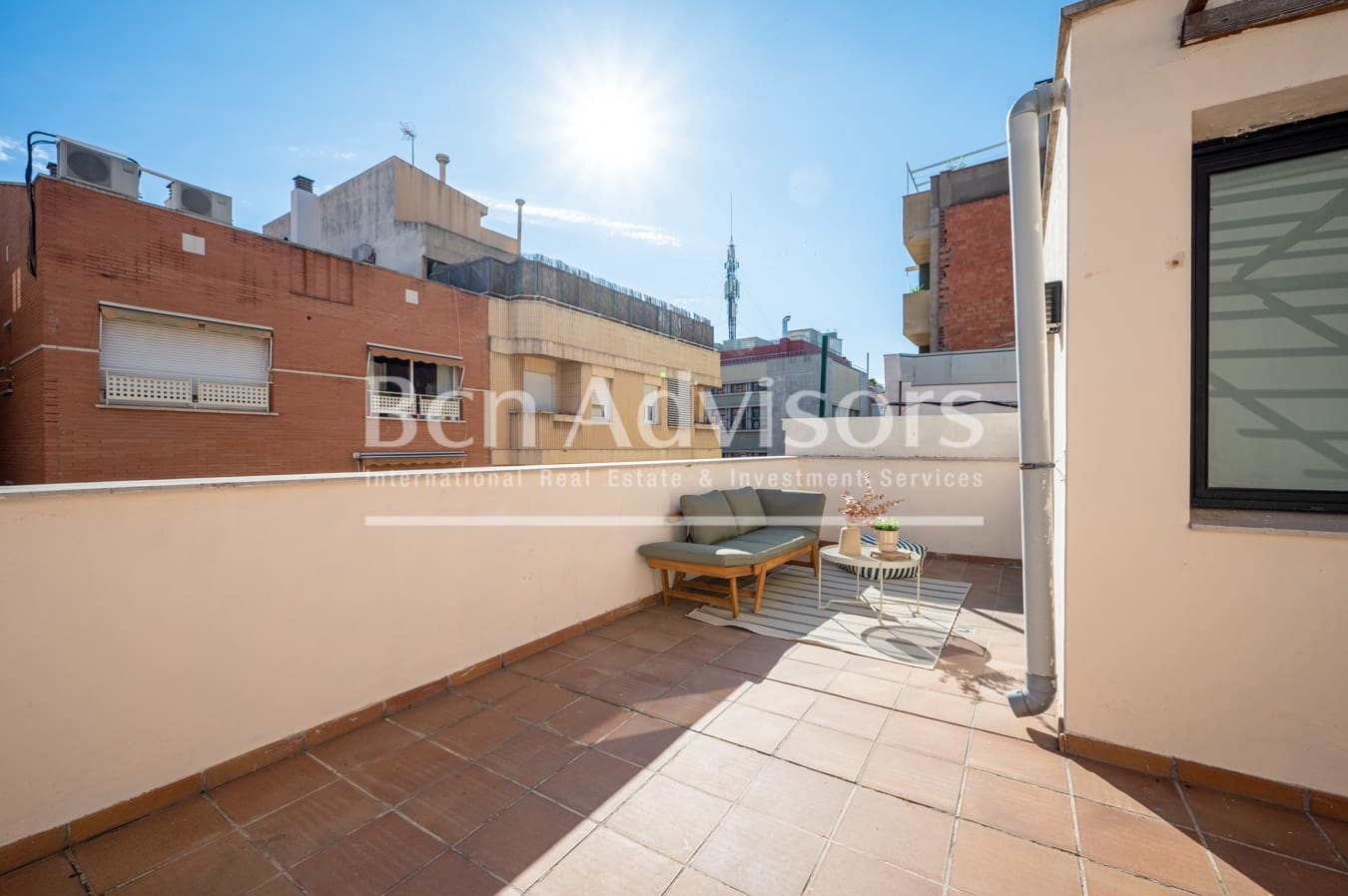 3 bedroom Townhouse for sale in Barcelona city with garage - € 750,000 (Ref: 9788248)