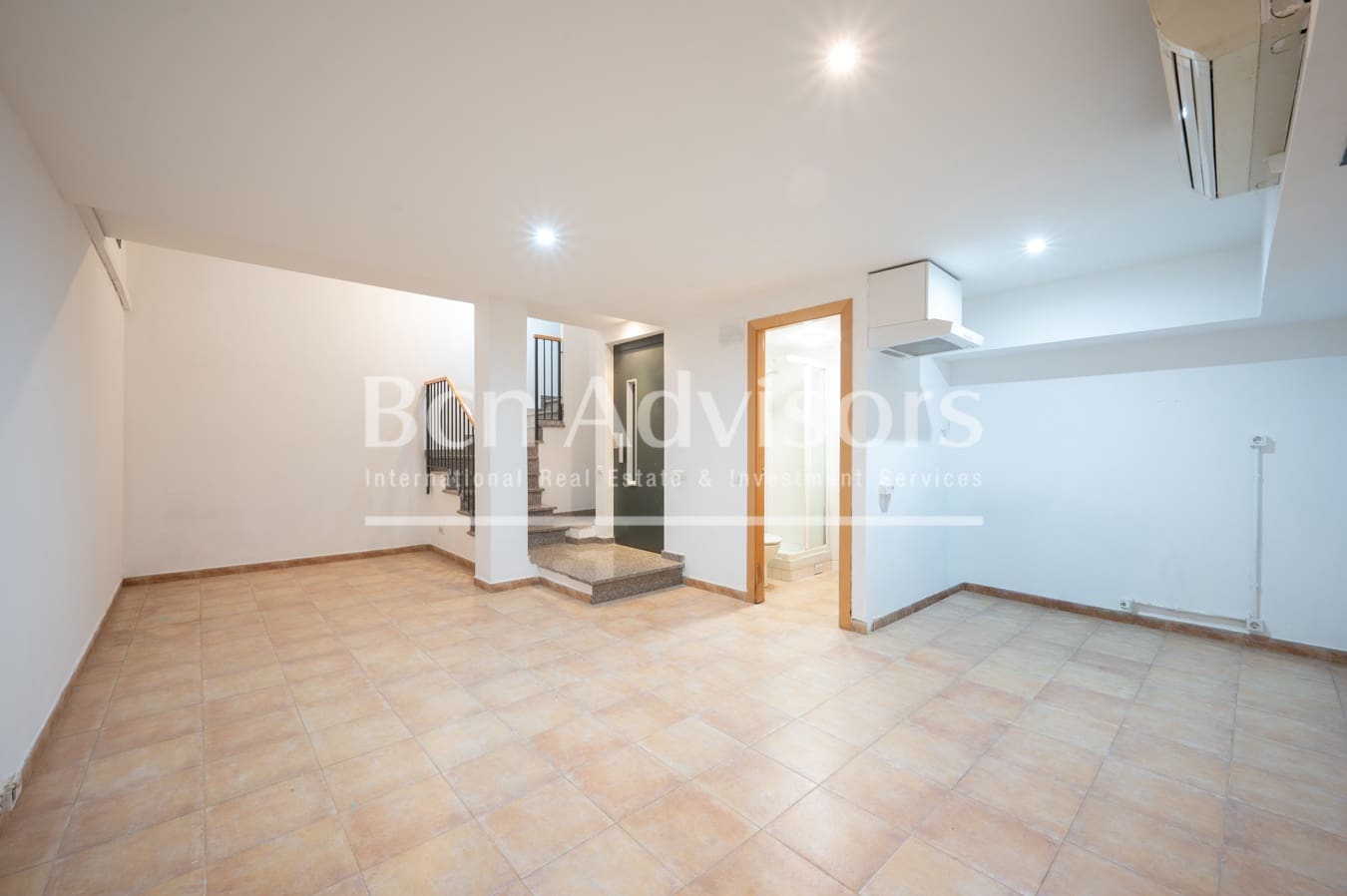 3 bedroom Townhouse for sale in Barcelona city with garage - € 750,000 (Ref: 9788248)