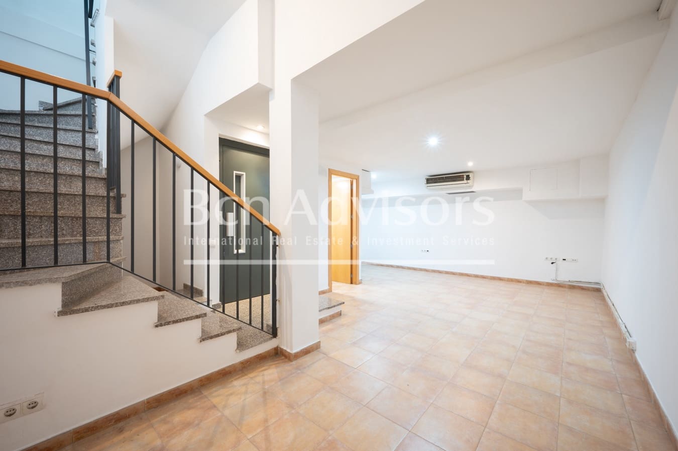 3 bedroom Townhouse for sale in Barcelona city with garage - € 750,000 (Ref: 9788248)