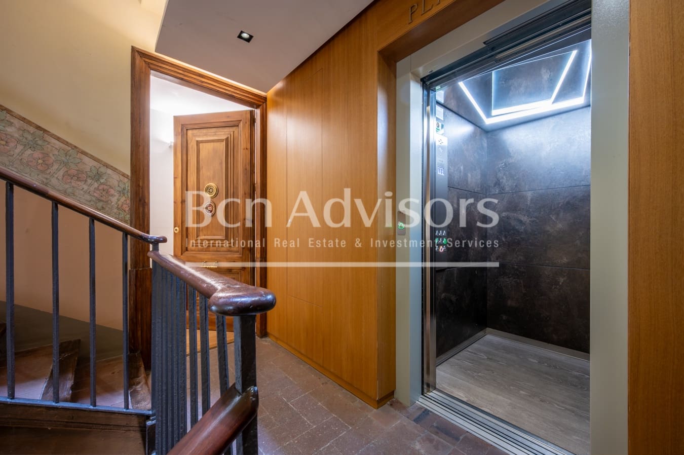 2 soveværelse Lejlighed til salg i Barcelona by - € 849.000 (Ref: 9799045)