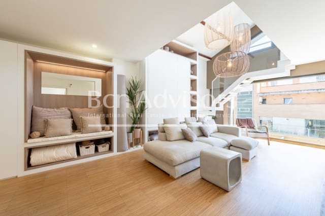 3 soverom Penthouse til salgs i La Vila Olímpica del Poblenou, Barcelona by - € 1 295 000 (Ref: 9806289)