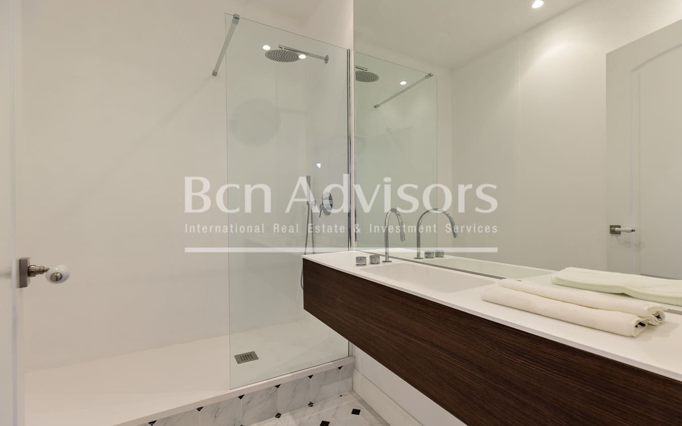 3 bedroom Apartment for sale in Barcelona city - € 1,120,000 (Ref: 9806290)