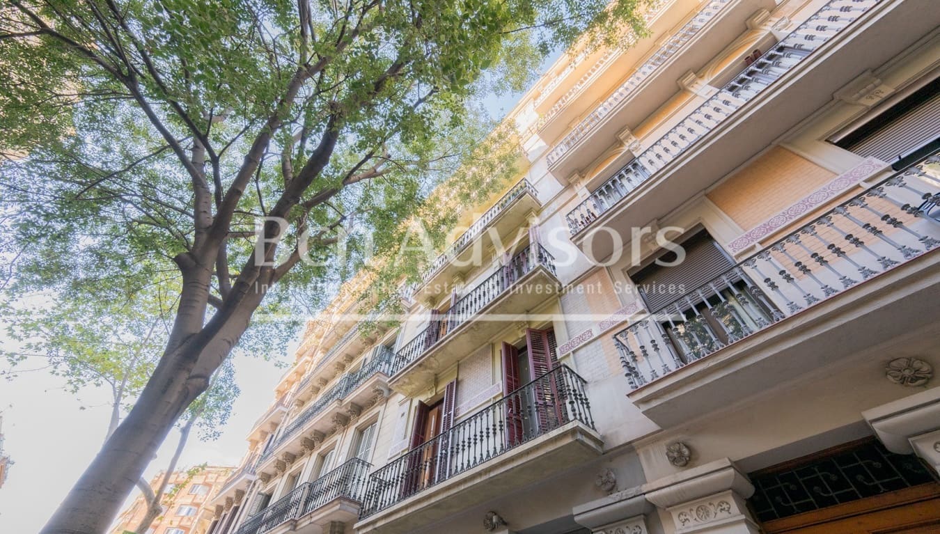 Apartamento de 3 habitaciones en Barcelona ciudad en venta - 1.095.000 € (Ref: 9807836)
