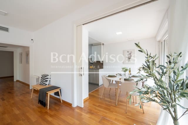 3 sovrum Lägenhet till salu i La Vila Olímpica del Poblenou, Barcelona stad med garage - 795 000 € (Ref: 9807839)