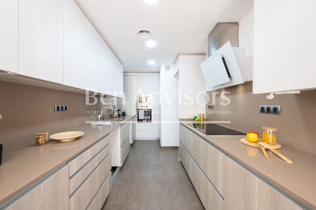 3 sovrum Lägenhet till salu i La Vila Olímpica del Poblenou, Barcelona stad med garage - 795 000 € (Ref: 9807839)