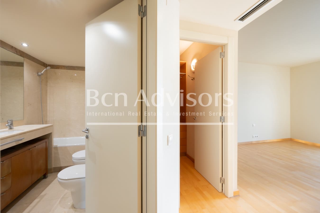 4 bedroom Apartment for sale in Barcelona city with pool - € 1,330,000 (Ref: 9820216)