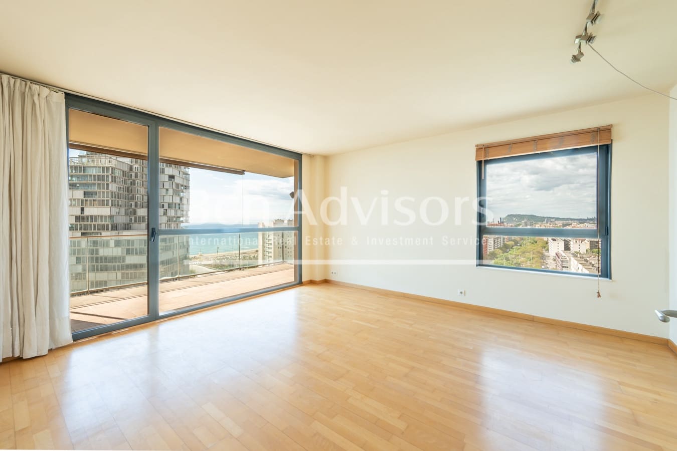 4 bedroom Apartment for sale in Barcelona city with pool - € 1,330,000 (Ref: 9820216)
