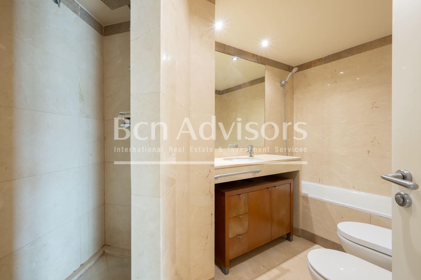4 bedroom Apartment for sale in Barcelona city with pool - € 1,330,000 (Ref: 9820216)