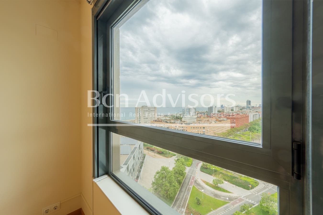 4 bedroom Apartment for sale in Barcelona city with pool - € 1,330,000 (Ref: 9820216)