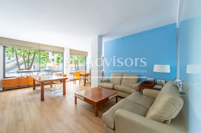 Apartamento de 4 habitaciones en La Vila Olímpica del Poblenou, Barcelona ciudad en venta con garaje - 790.000 € (Ref: 9839068)