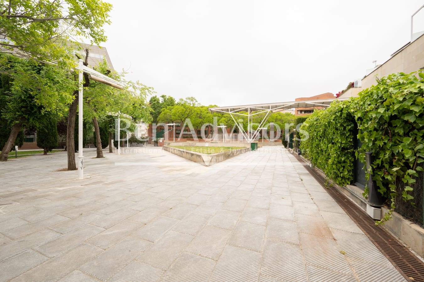 Apartamento de 4 habitaciones en Barcelona ciudad en venta con garaje - 790.000 € (Ref: 9839068)