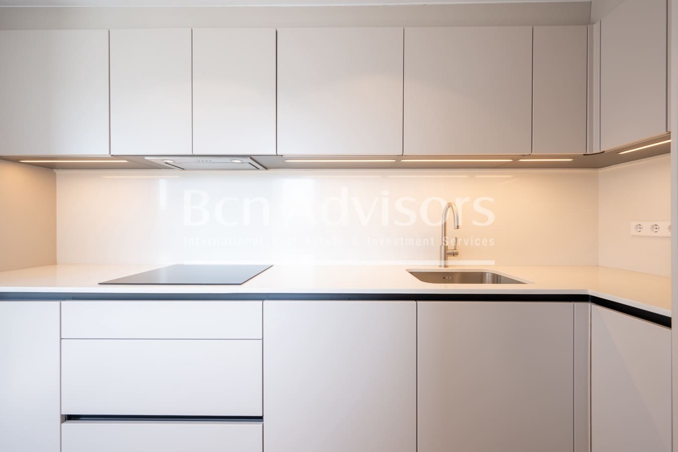 1 bedroom Penthouse for sale in Barcelona city with garage - € 870,000 (Ref: 9839070)