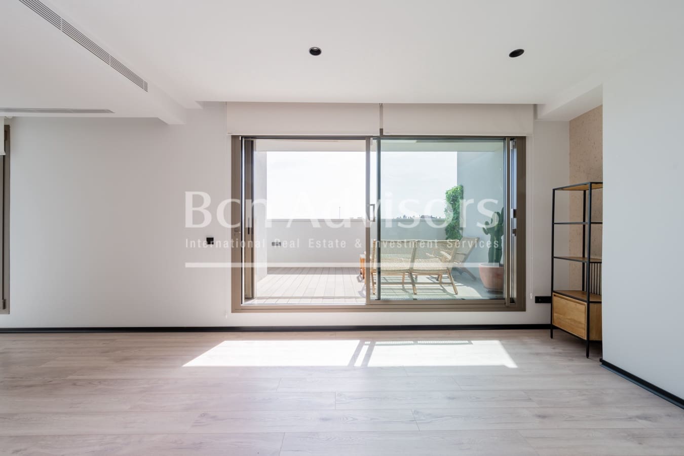 1 bedroom Penthouse for sale in Barcelona city with garage - € 870,000 (Ref: 9839070)