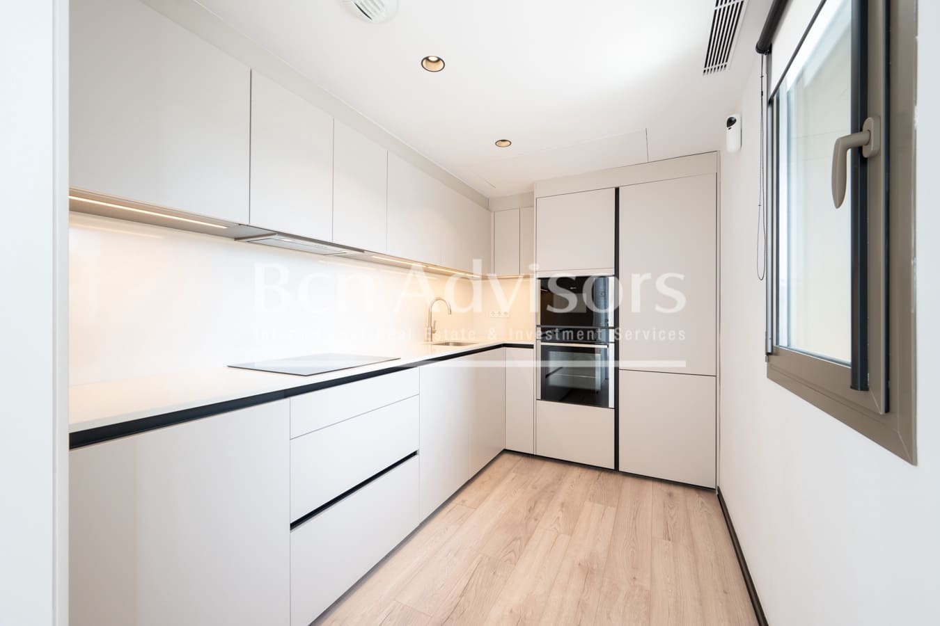 1 bedroom Penthouse for sale in Barcelona city with garage - € 870,000 (Ref: 9839070)