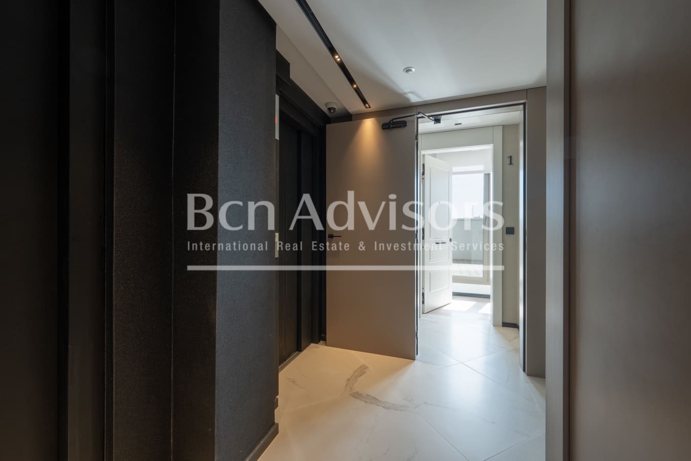 1 bedroom Penthouse for sale in Barcelona city with garage - € 870,000 (Ref: 9839070)