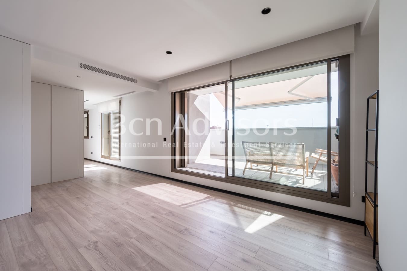 1 bedroom Penthouse for sale in Barcelona city with garage - € 870,000 (Ref: 9839070)