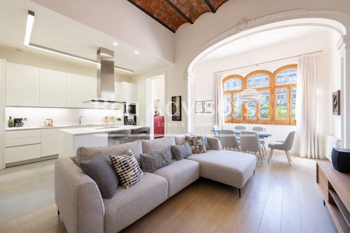 2 slaapkamer Appartement te koop in Barcelona stad met zwembad - € 1.000.000 (Ref: 9864978)